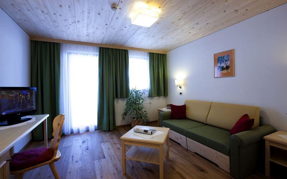 Hotel Monte Paraccia Сан-Виджилио-ди-Мареббе Экстерьер фото