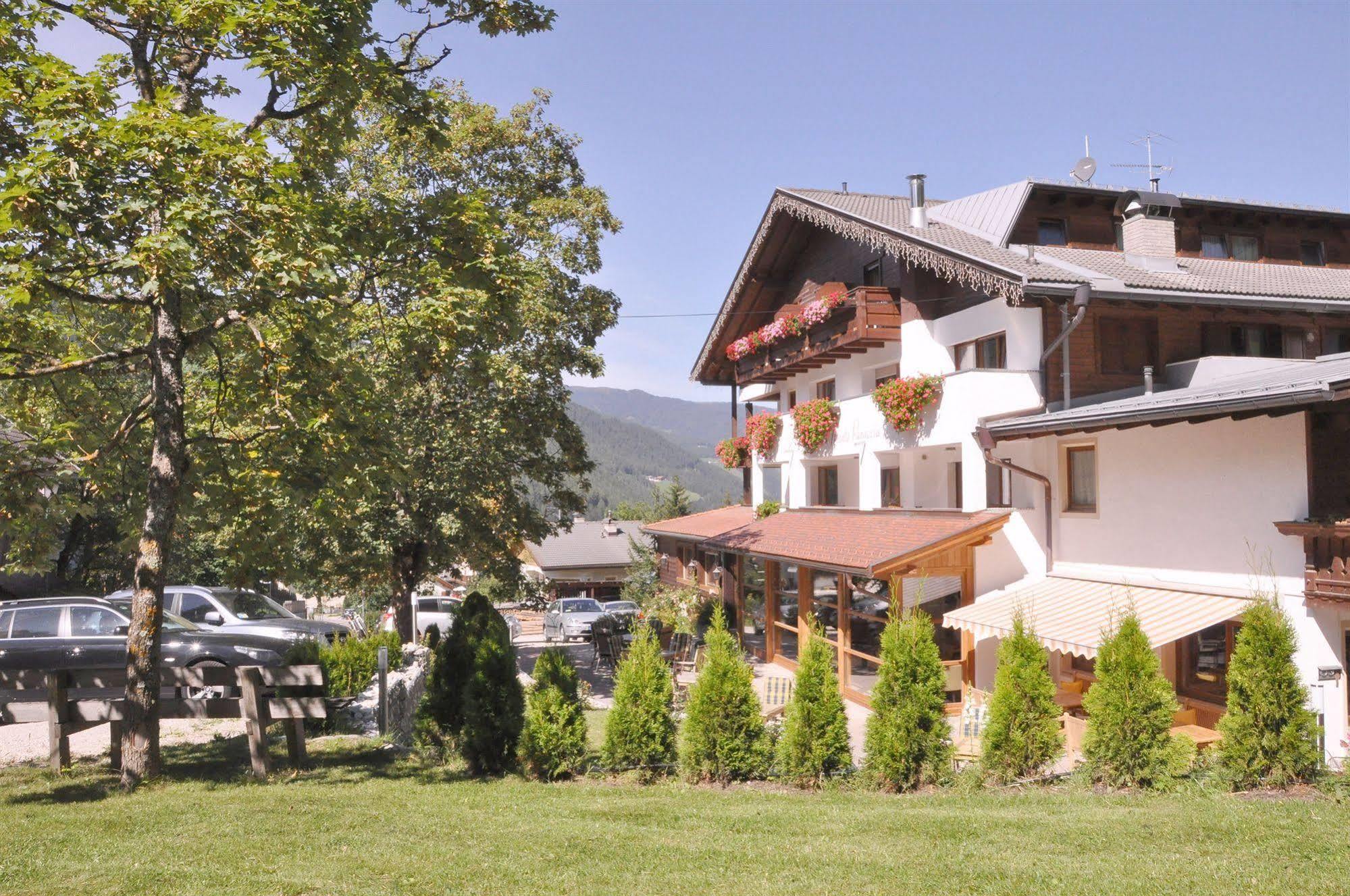 Hotel Monte Paraccia Сан-Виджилио-ди-Мареббе Экстерьер фото