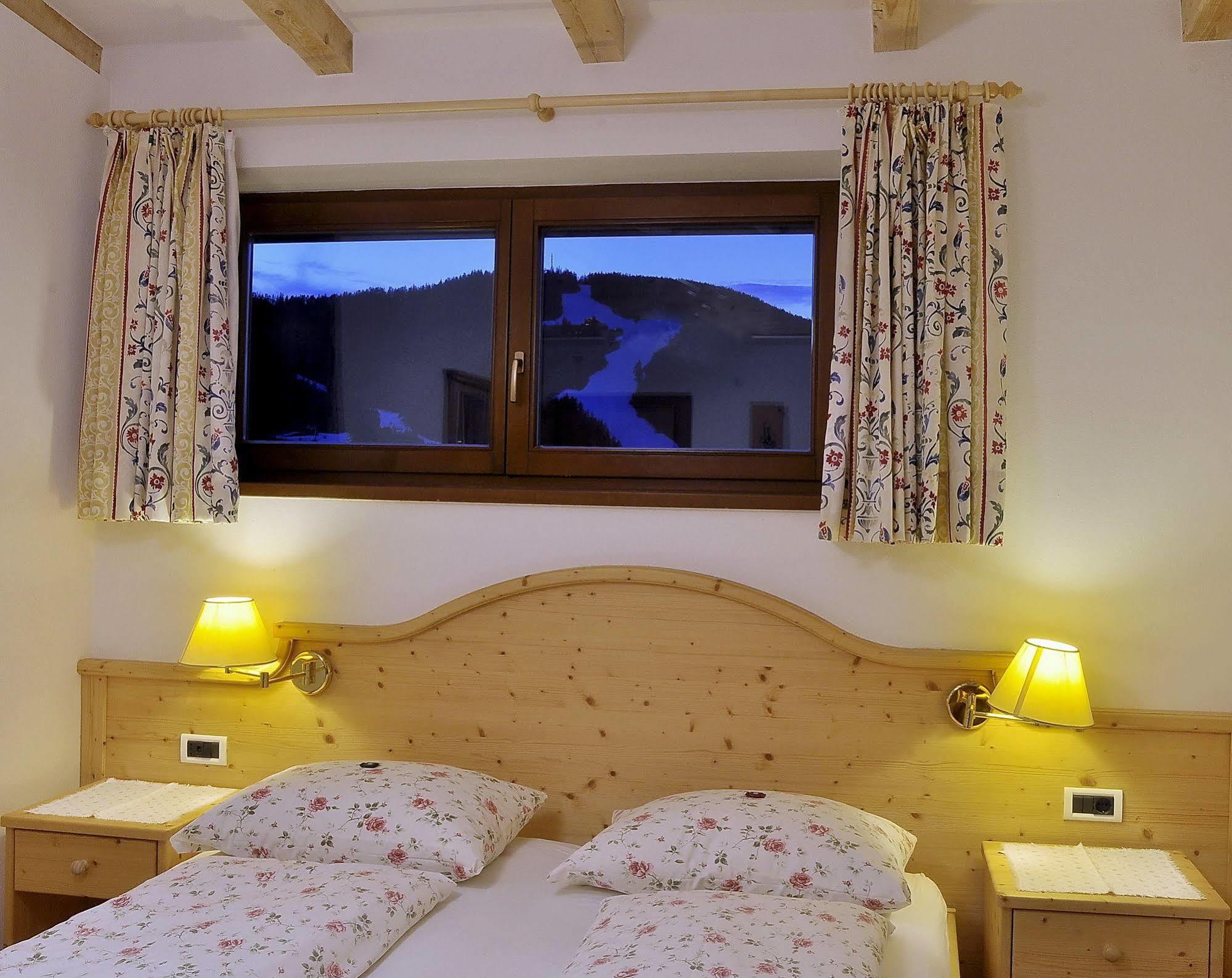 Hotel Monte Paraccia Сан-Виджилио-ди-Мареббе Экстерьер фото