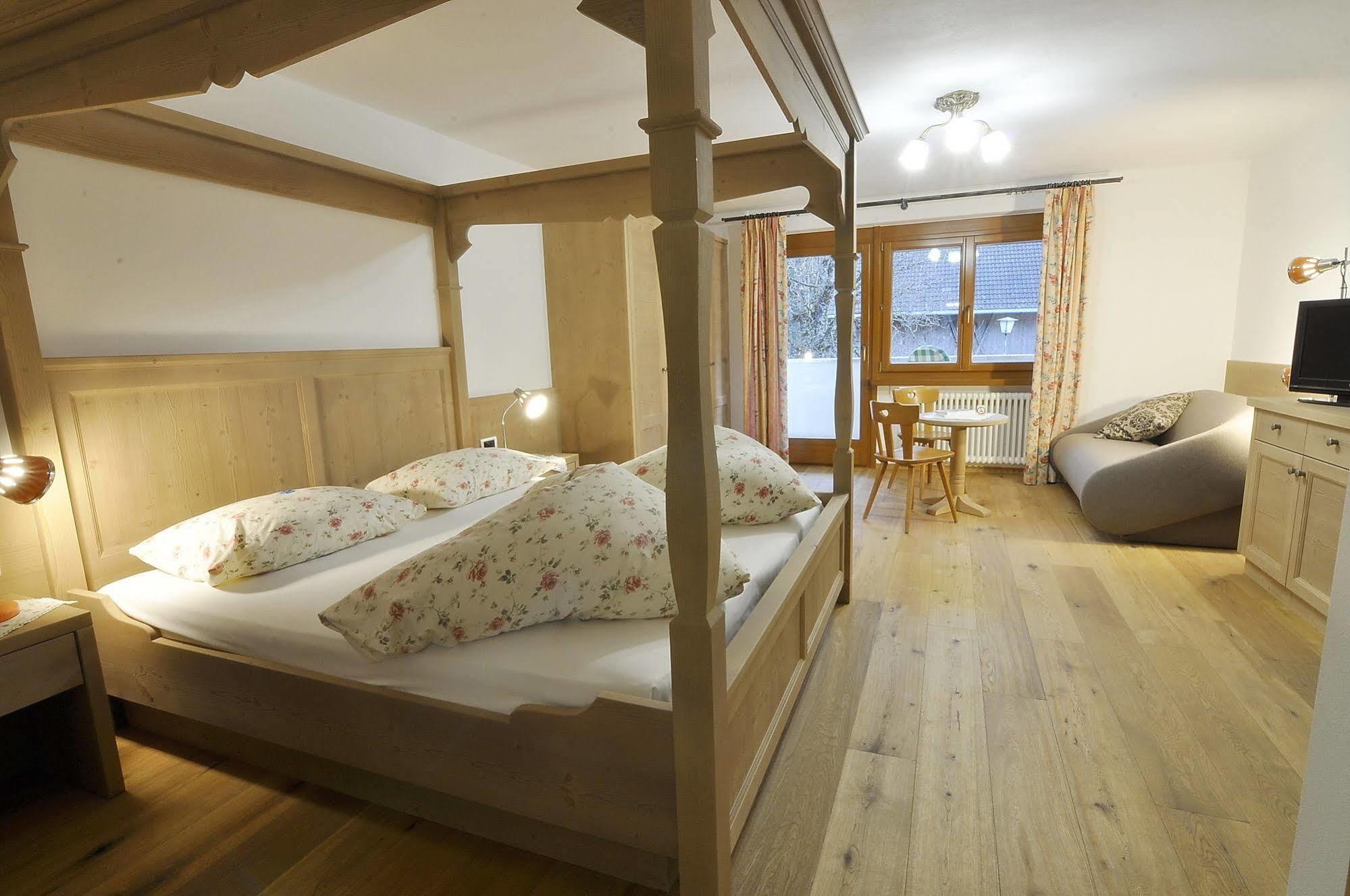 Hotel Monte Paraccia Сан-Виджилио-ди-Мареббе Экстерьер фото