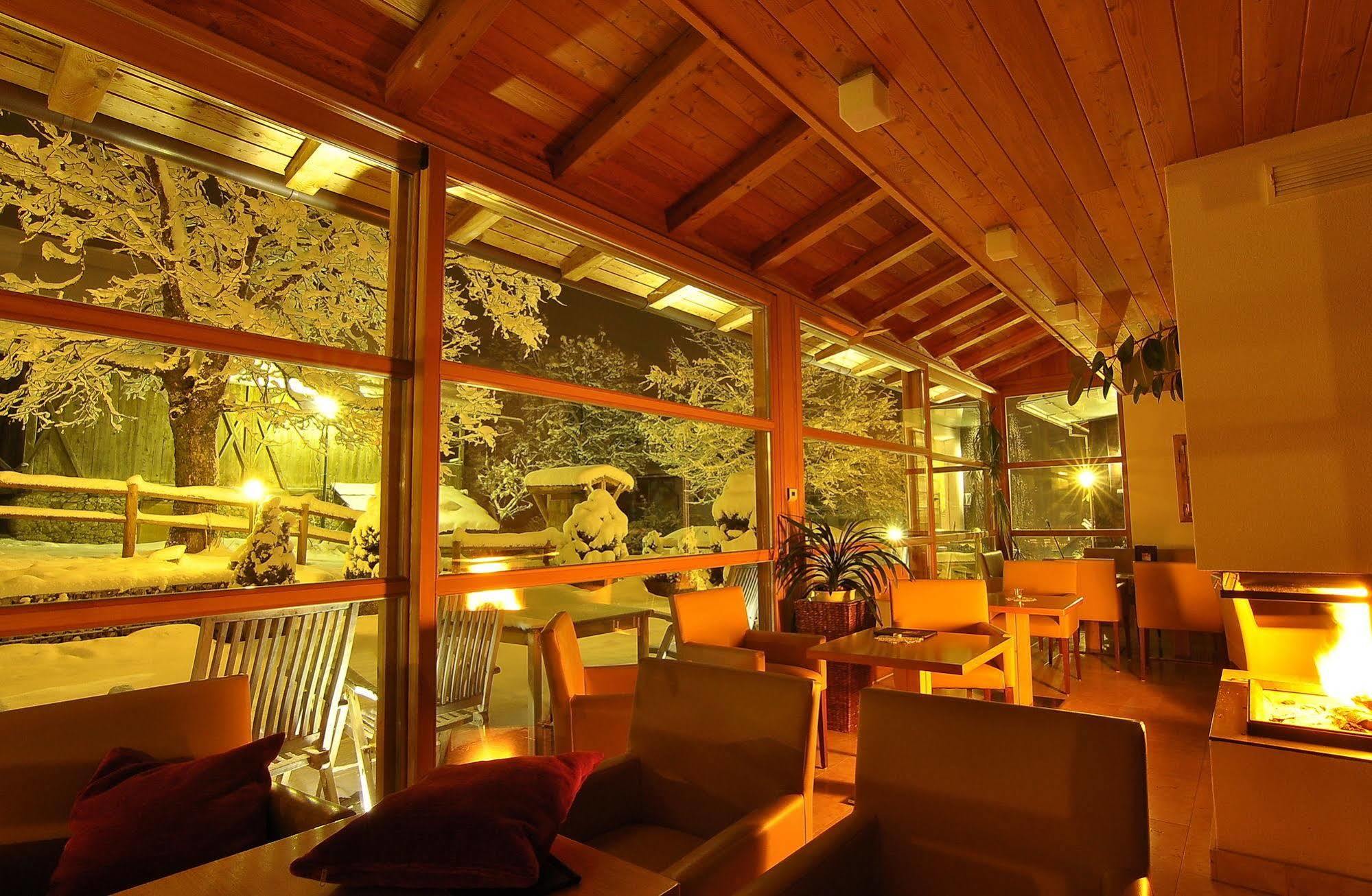 Hotel Monte Paraccia Сан-Виджилио-ди-Мареббе Экстерьер фото